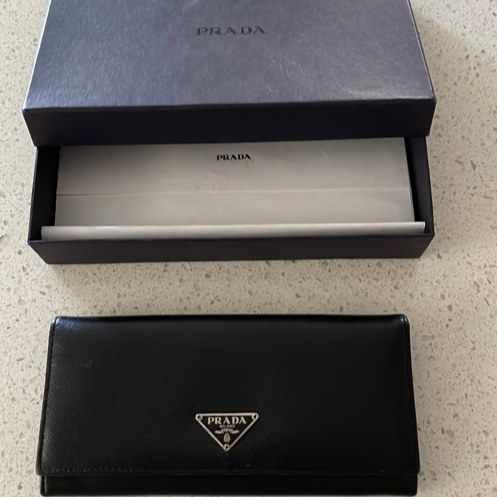 BLACK Prada Wallet
